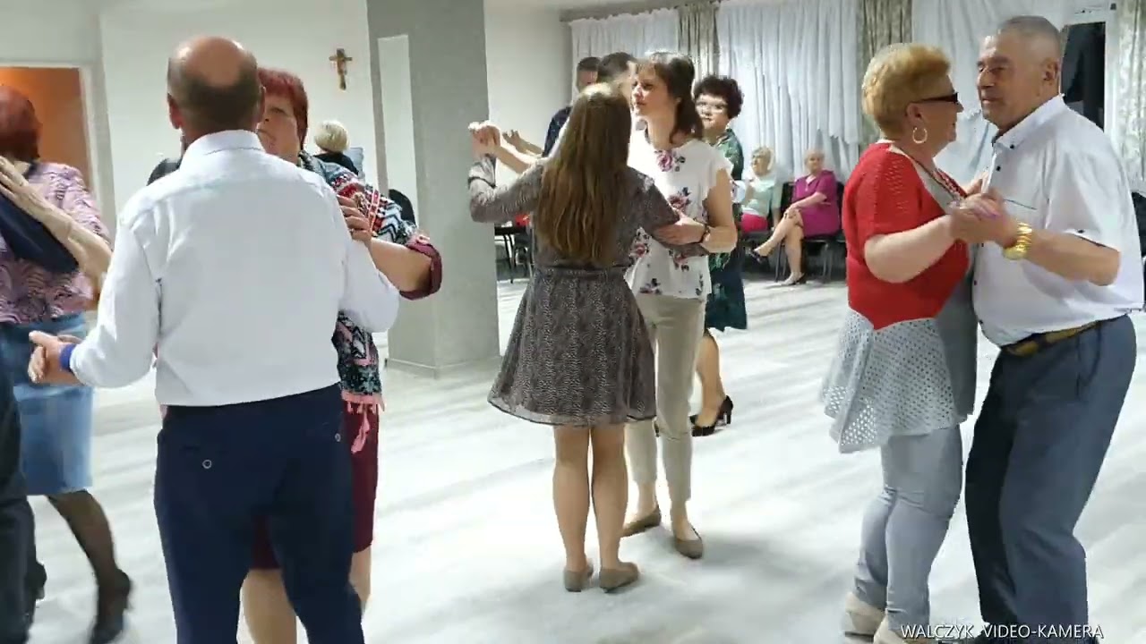 Są na świecie dziurki różne są okrągłe i podłużne