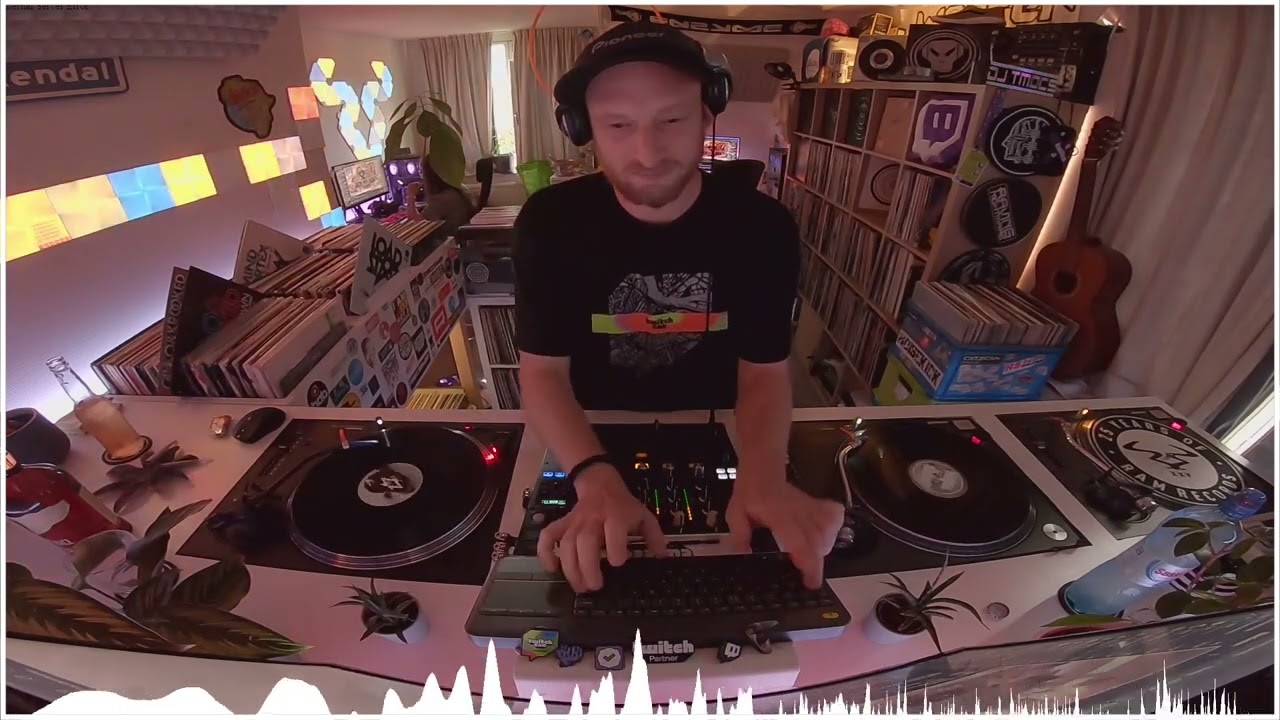 Chillin With My VInyl