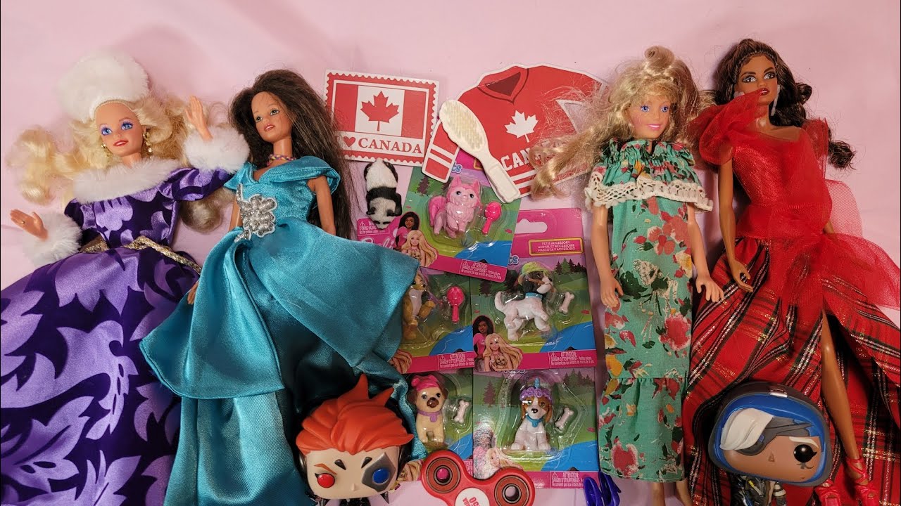 Holiday Barbie & Friends 