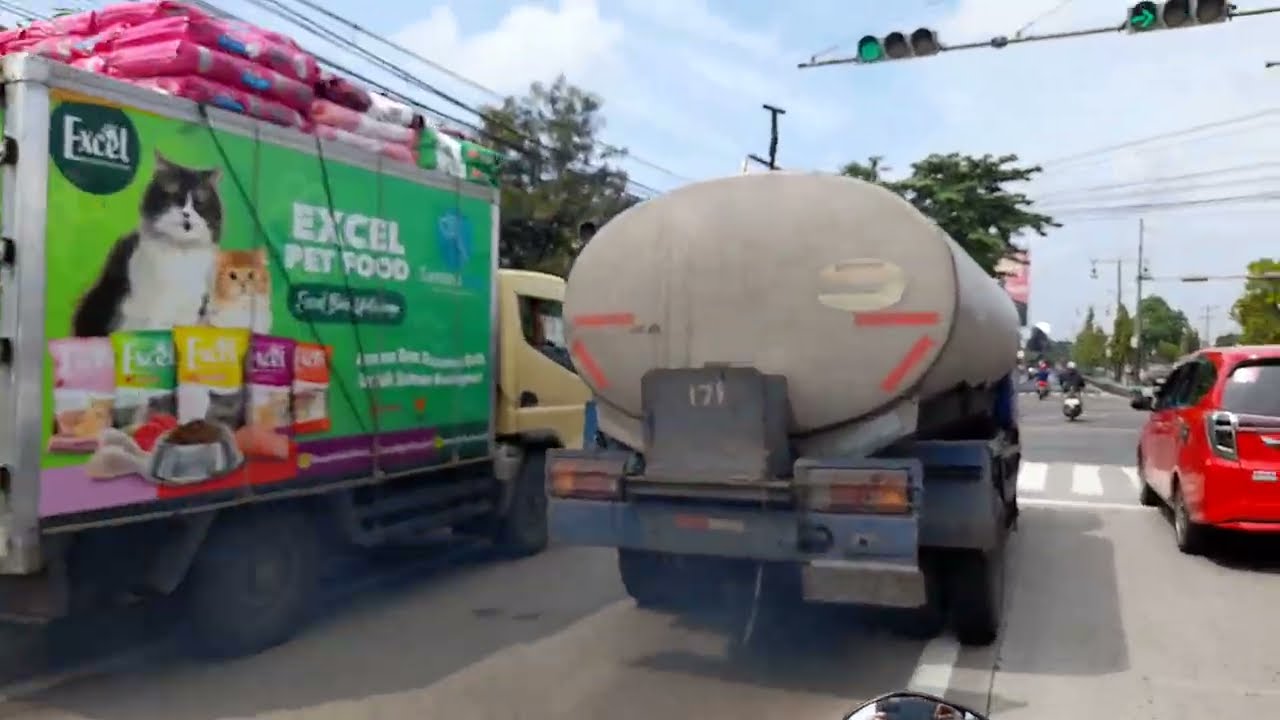 Klaten Road  -  Indonesia  @Tari Luhur