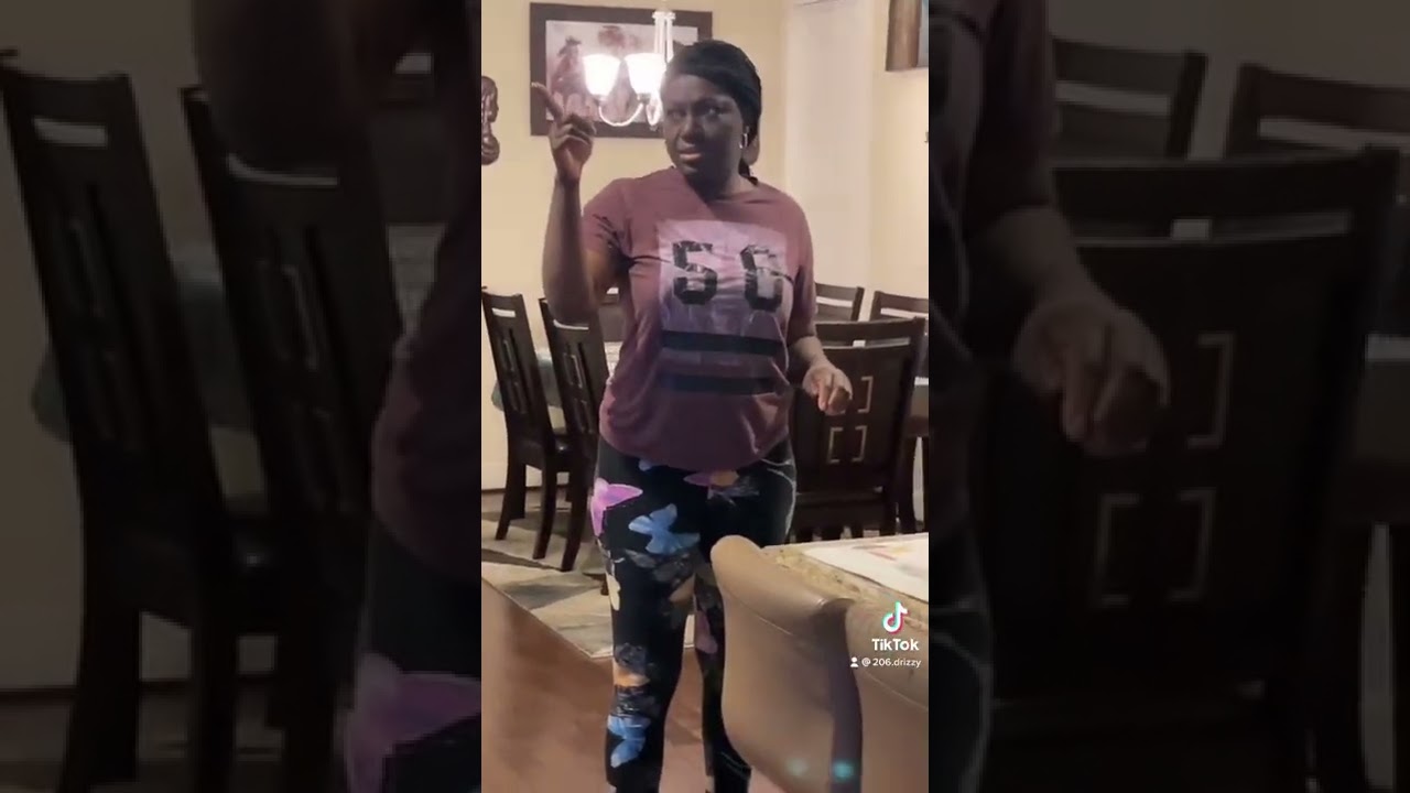 Broken TV Prank On Mom *MUST WATCH* 🤣🤣‼️