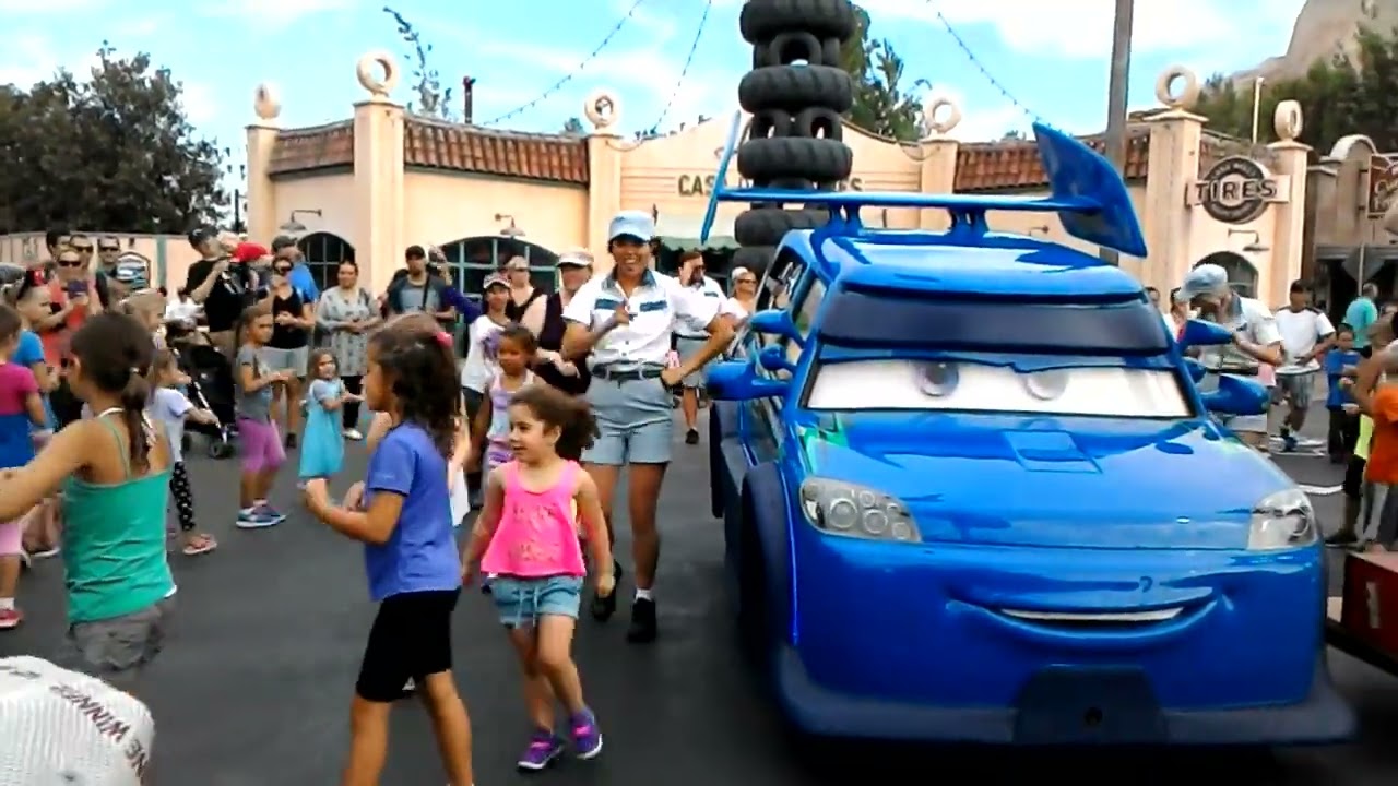 I'm having fun at DJ's Dance N' Drive at DCA