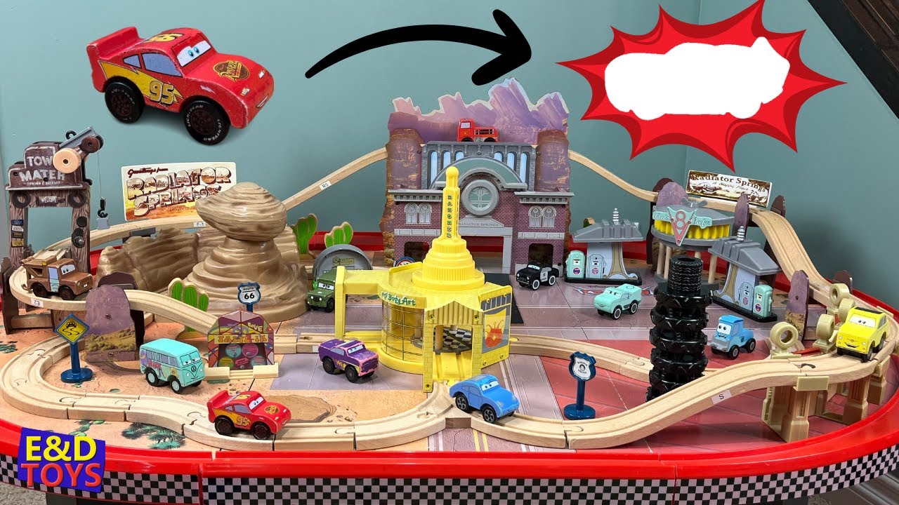 Lightning McQueen’s New Paint Job – Radiator Springs Disney Pixar Cars Wooden Toys Race Track Table