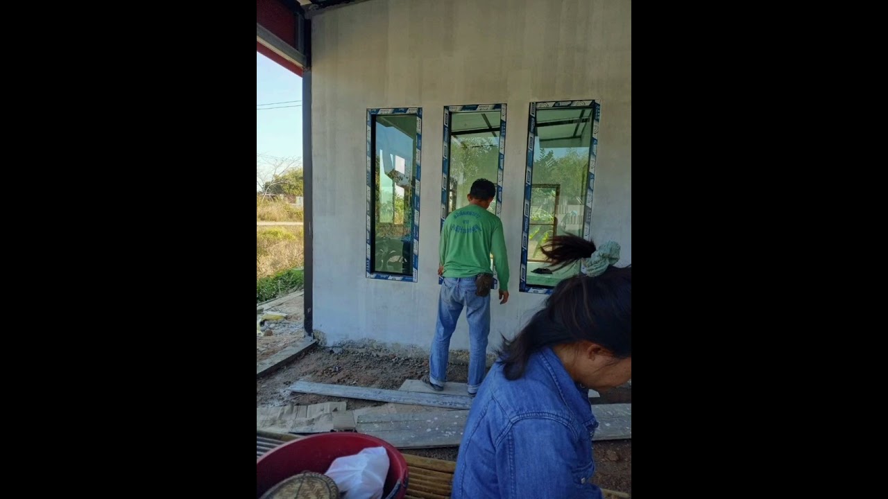 Bygge et hytte, feriehus på landet i Nong Bum Lamphu, Thailand 
