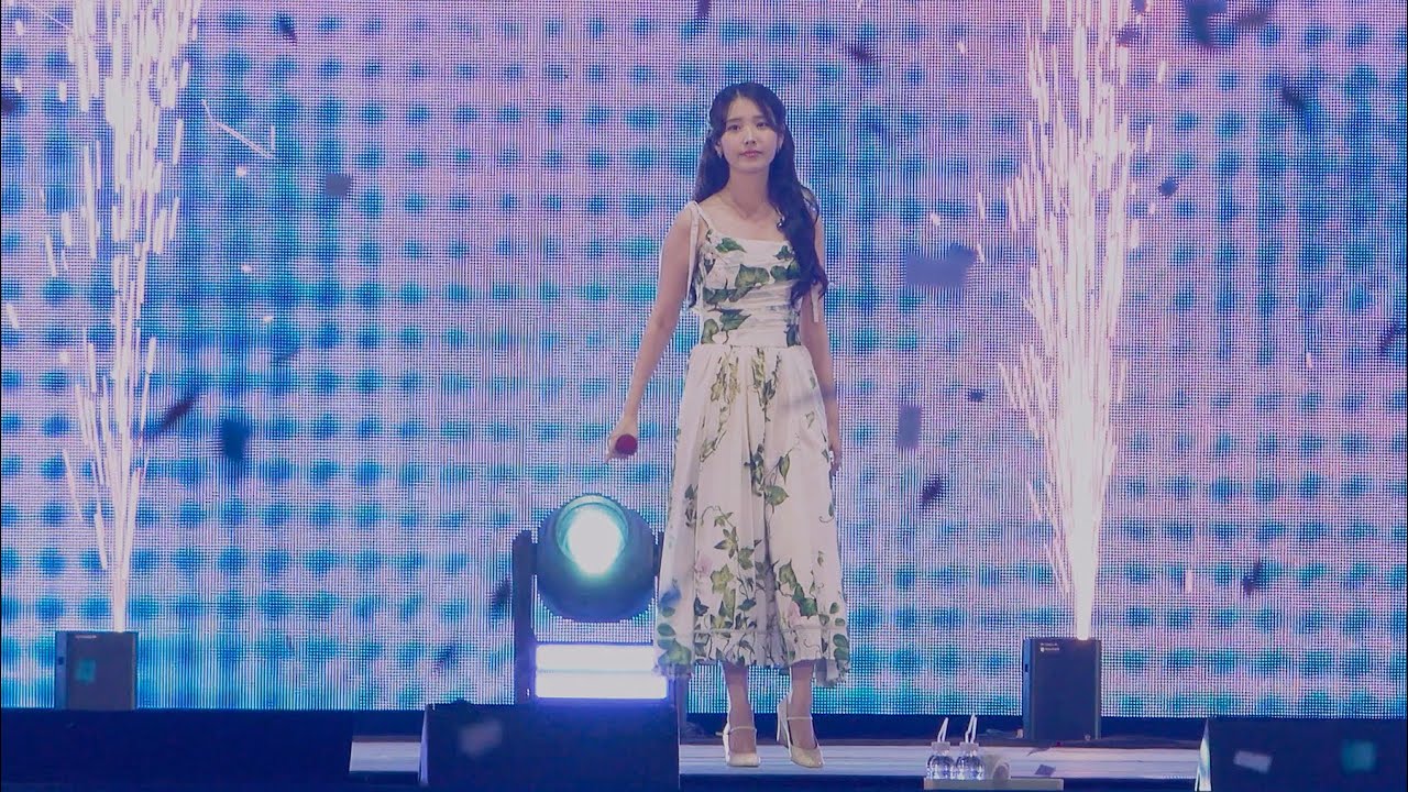 아이유(IU) - 바이, 썸머(Bye, Summer) 직캠 @250914 IU FAN MEET-UP Bye, Summer