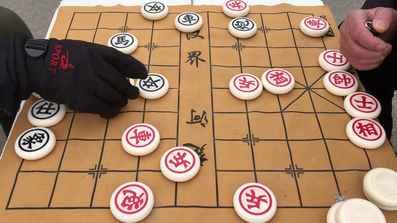 大爷残局上演双鬼拍门，对手使出全力都拦不住，绝杀的太精彩了