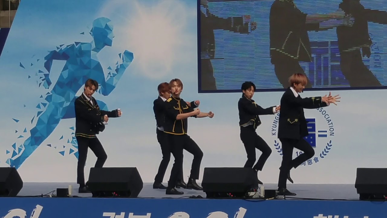 경복고 총동문 체육대회에서 공연하는 NCT