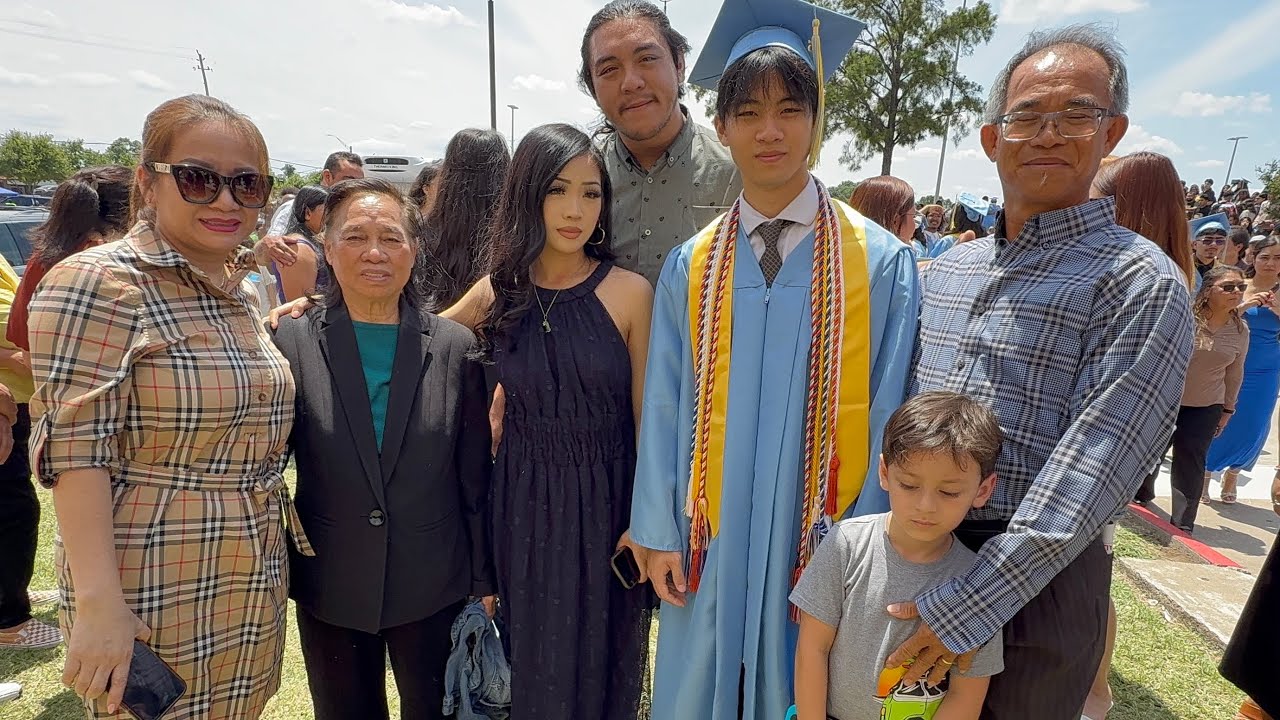 296🎣 Lễ ra trường trung học con trai (Blanson CTE HS Graduation)