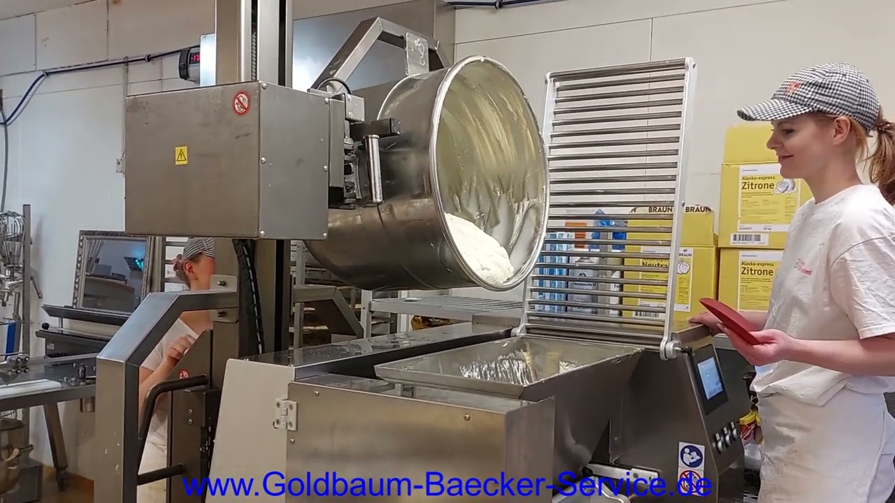 HUB 3 Hebekipper mit Domina I EVO 60 Dressiermaschine