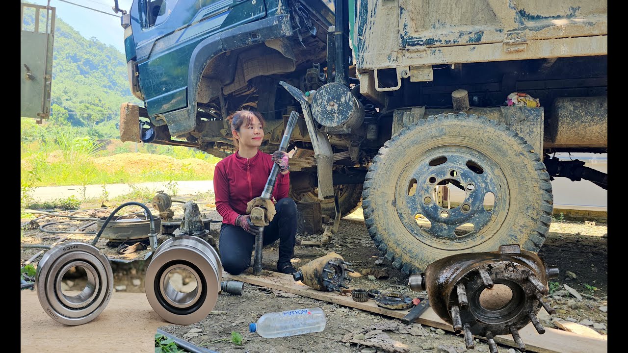 over 100km Female Mechanic Repair and restore damaged front axle of 4x4 truck