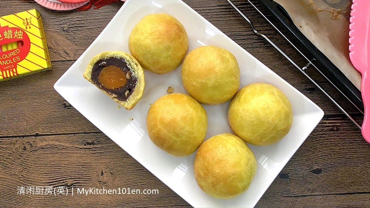 Shanghai Mooncake - Rich, Crumbly and Buttery Crust | MyKitchen101en