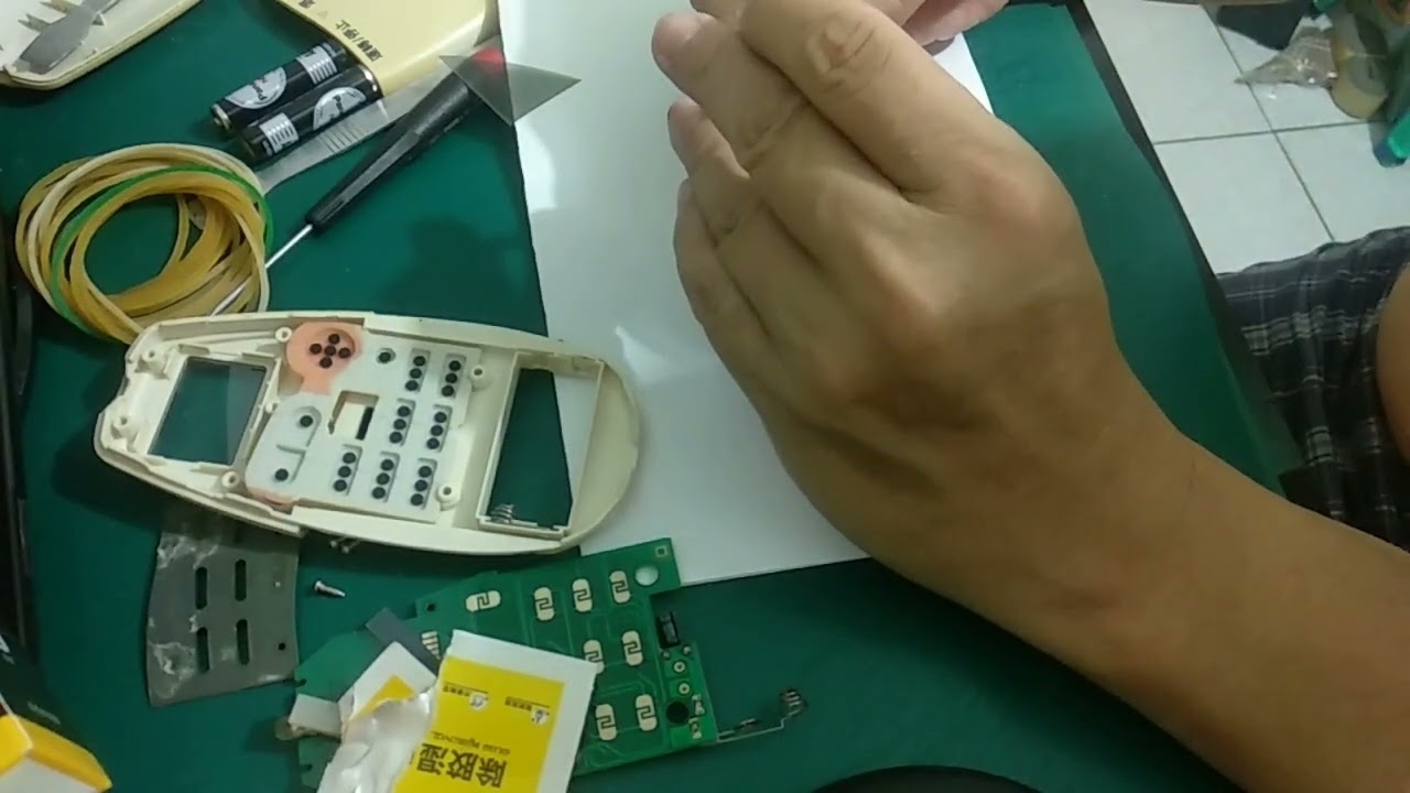 冷氣遙控器螢幕偏光片老化變黑，更換偏光片以及反射片，購買偏光片請看說明，jackie168 lab
