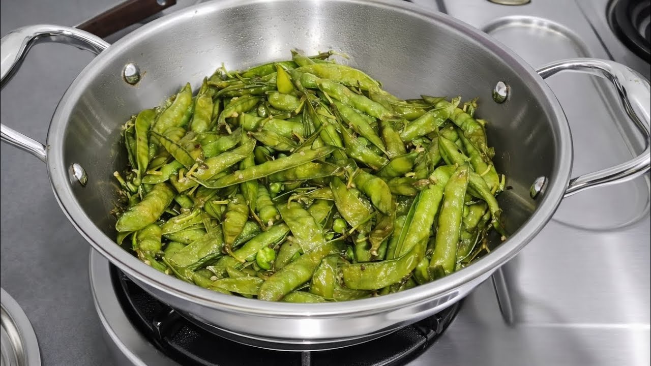Chatpati fried matar falli 🫛
