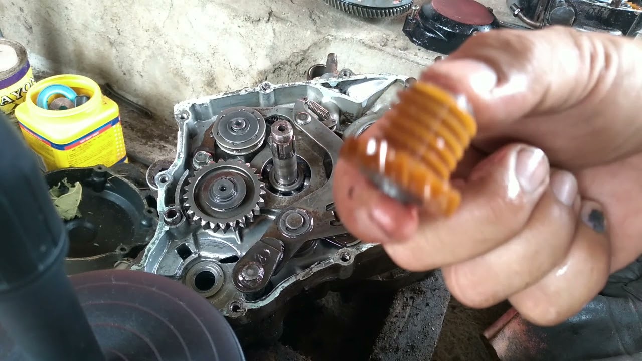 yamaha DT125 step by step engine parts out