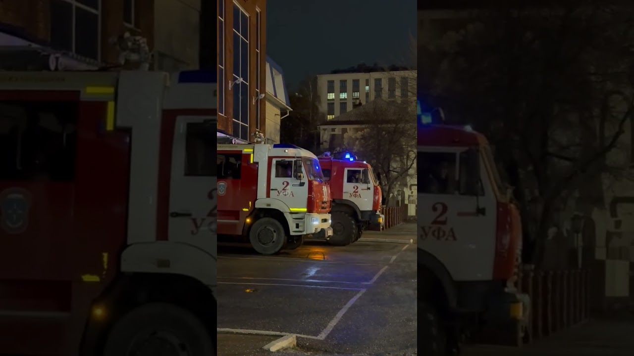 Пожарные машины паркуются в гараж ￼￼