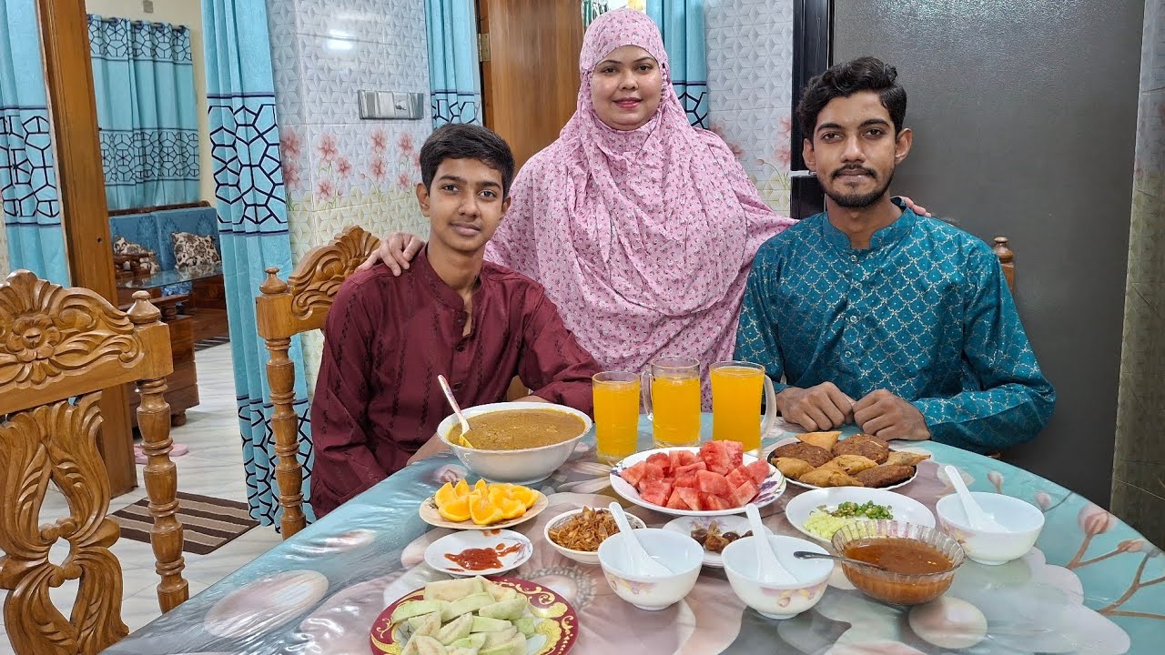 আমার হাতে হালিম খেয়ে সাঈদ এ হালিম এর দোকান দিতে বললো।