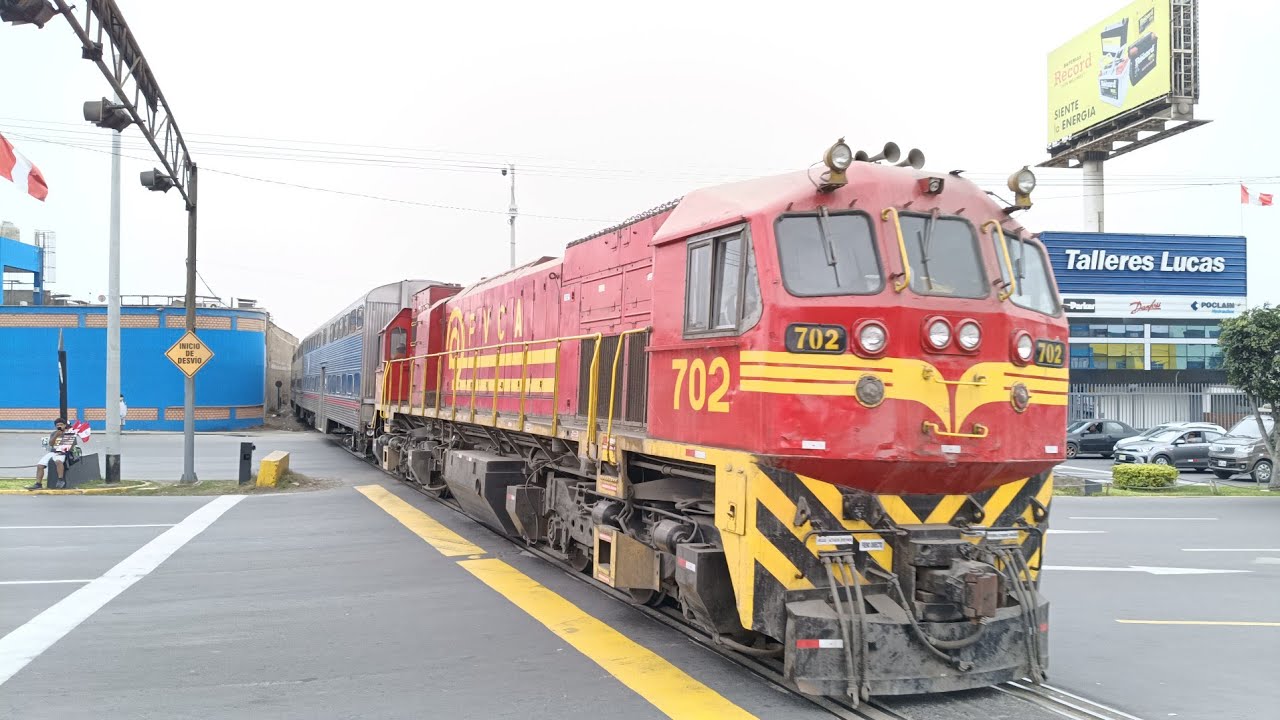 JT26W-2B #702 & F40PH -2 JPBX #903 & #906 & #917(Nippon Sharyo Ex CALTRAIN)  SD40-2 #1023 (SUBIDA 5)