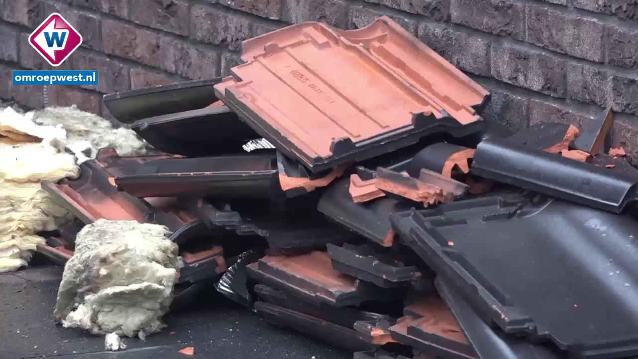 Zwaar onweer: bliksem slaat in huis Schipluiden - OMROEP WEST