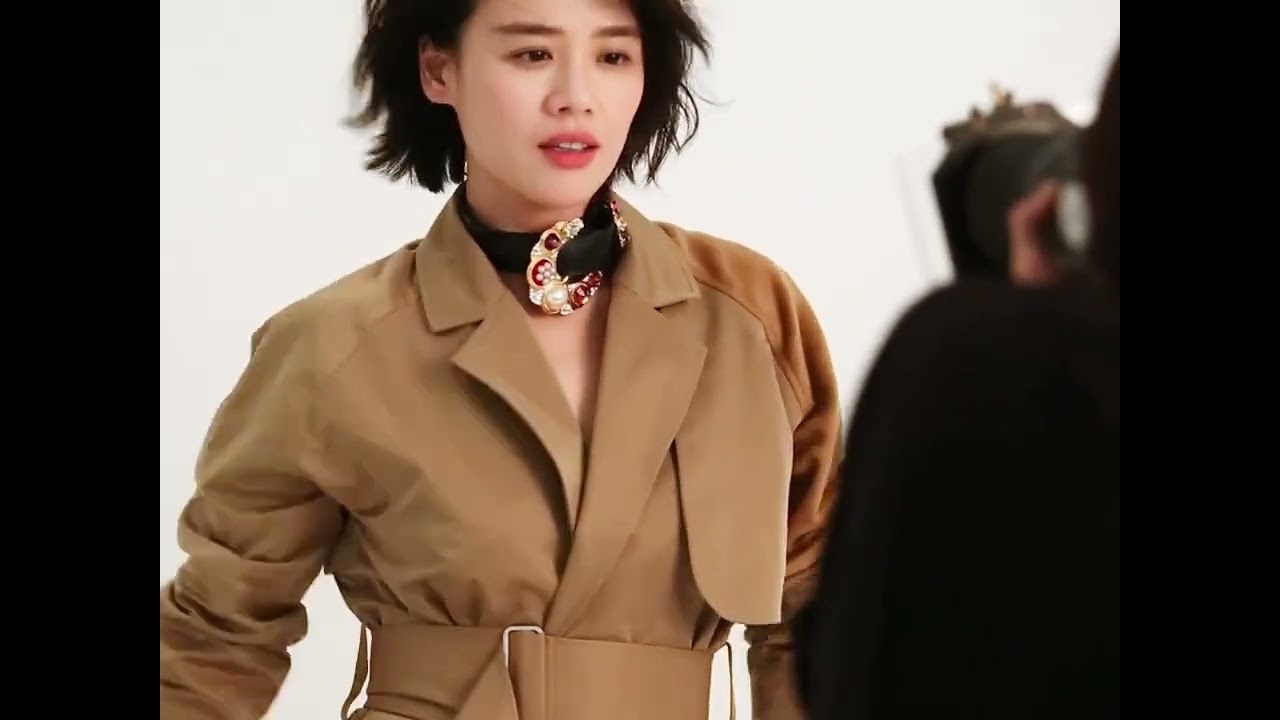 Ma Sichun under the original camera early studio shooting behind-the-scenes footage of Ma