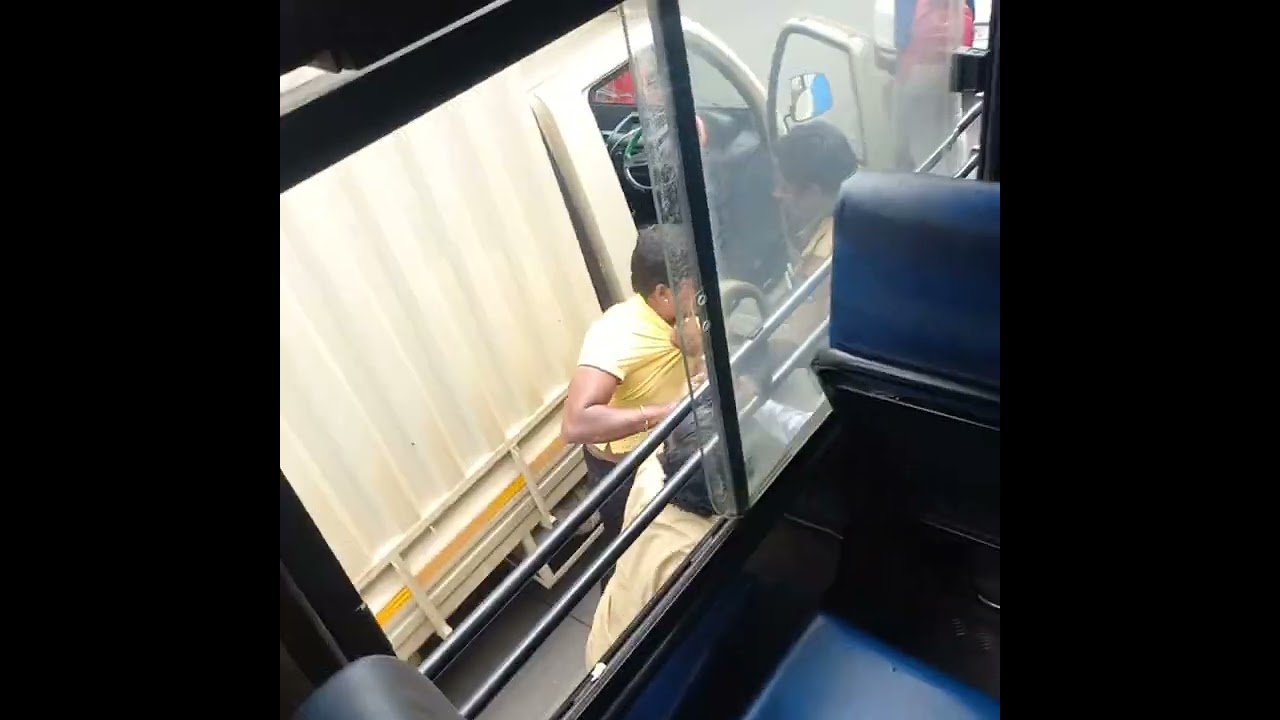 Bangloru hebbal ring road BMTC driver  and fight KA 4673