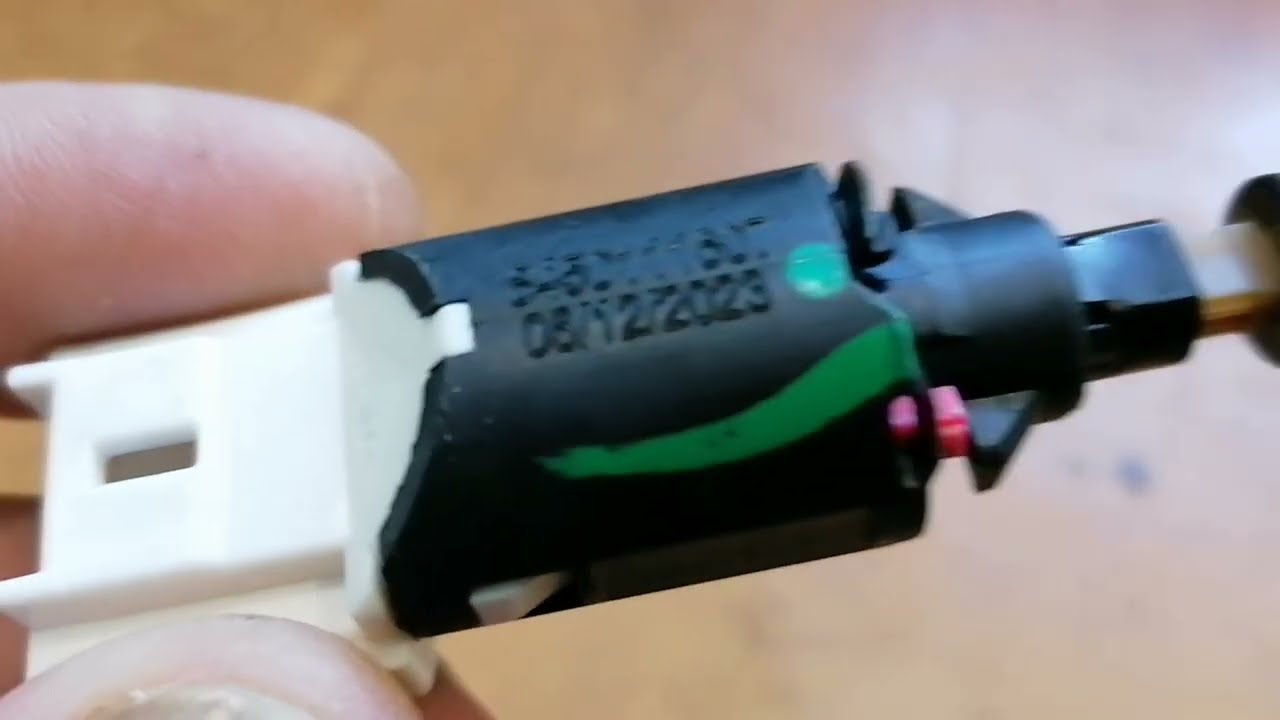 LADA VESTA NG датчик педали тормоза (глюки).