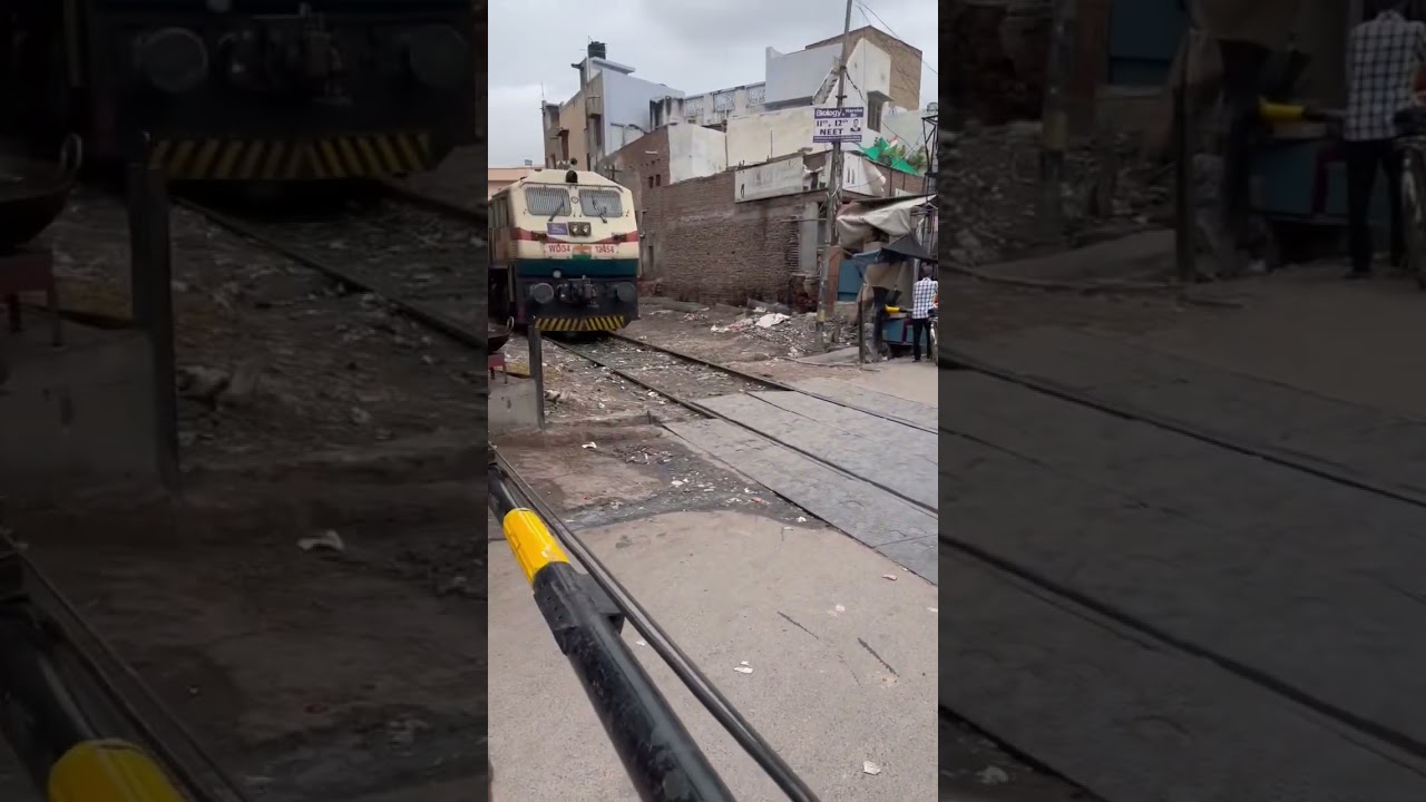 Train crossing in the middle of Bikaner BAZAR 😀#youtubeshorts #incredibleindia #bikaner #train 🚂🚂