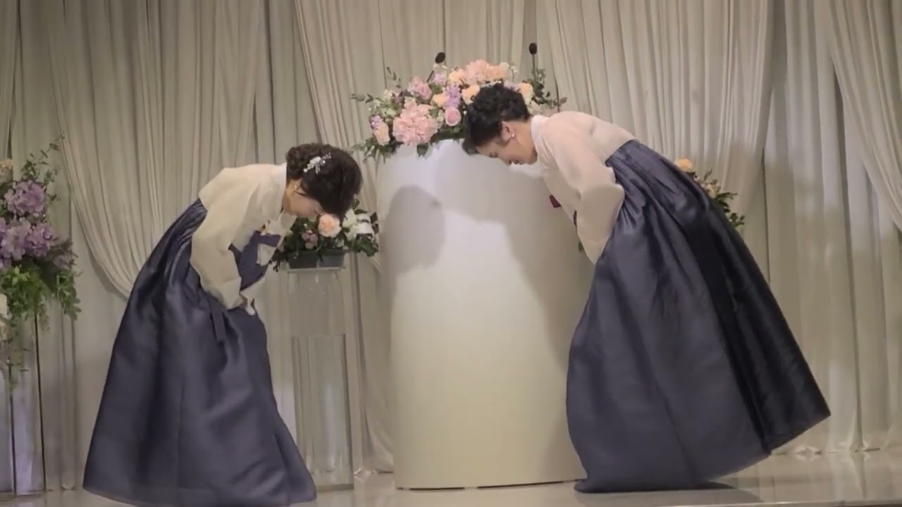 김점자 권사님🌹 촛불 점화💐 예쁘게 입장하시는 두분⚘️ 행복 하세요 🍀