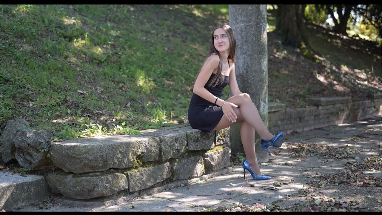 FASHION VIDEO : Pantyhose, Tights, High Heels, MiniDress (4K)