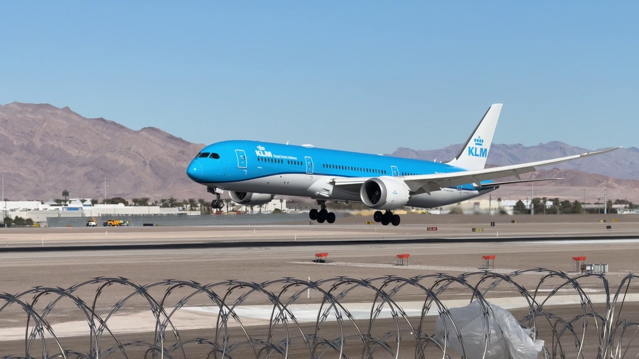 KLM Boeing 787-9 Dreamliner lands at Las Vegas | PH-BHF