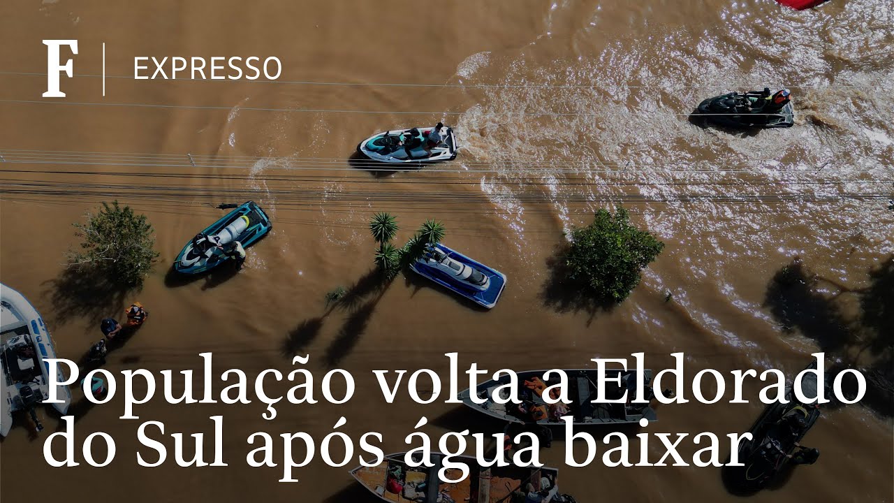 Moradores e cavalos percorrem ruas inundadas em Eldorado do Sul, RS