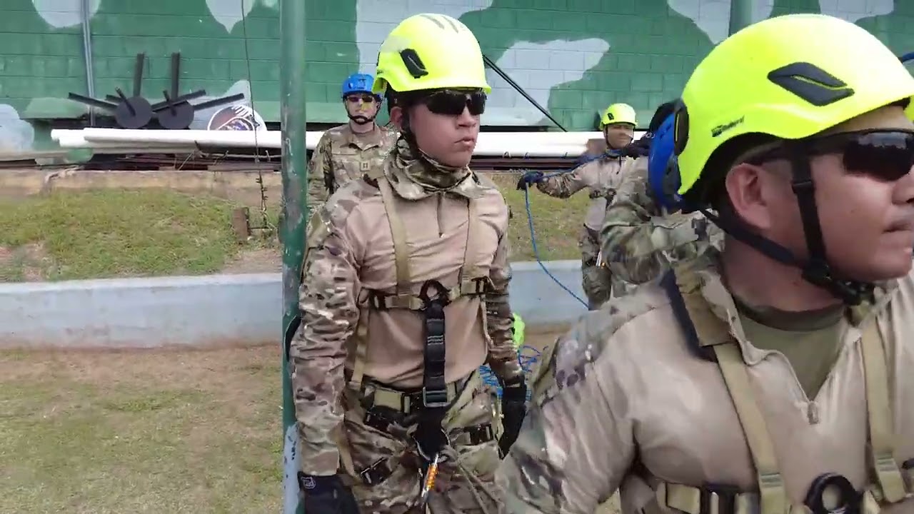 U.S. Airmen train Rope and Rescue at Vasco Nunez de Balboa