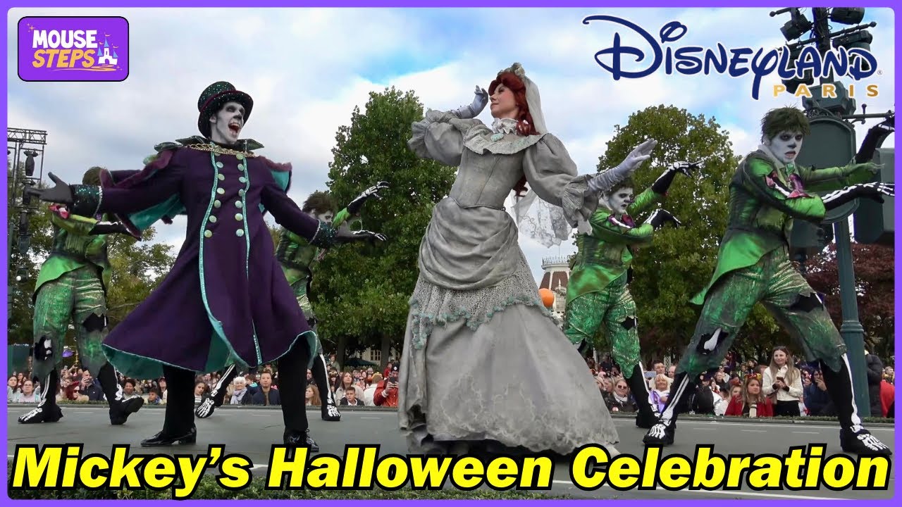 Mickey’s Halloween Celebration Full Show at Disneyland Paris 2024 - Central Plaza w/Main Street View