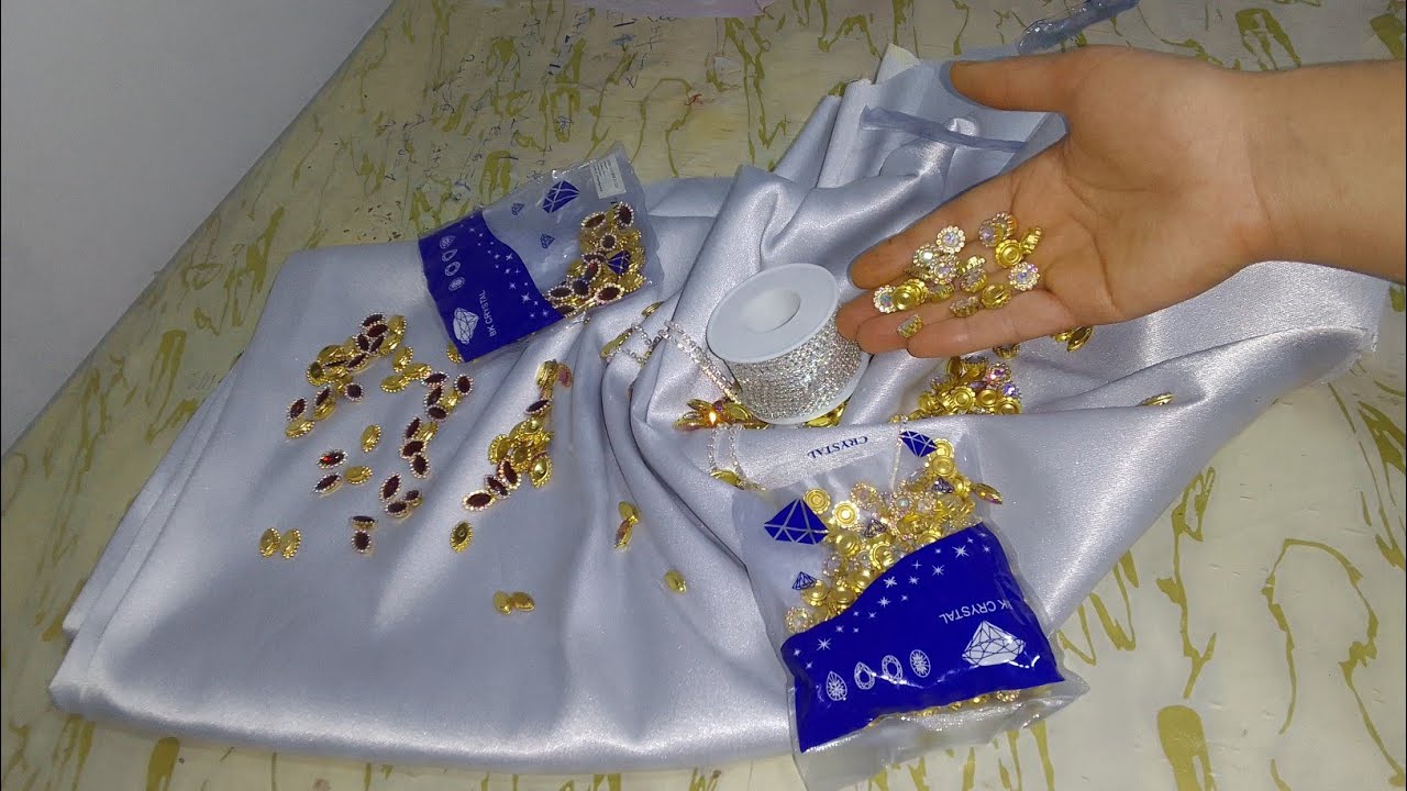 المودال لداير ضجة كبيرة للعيد لكن يتباع بأثمان جد عالية.قندورة تهبل كروازي باكمام طوندوس.باقل سعر