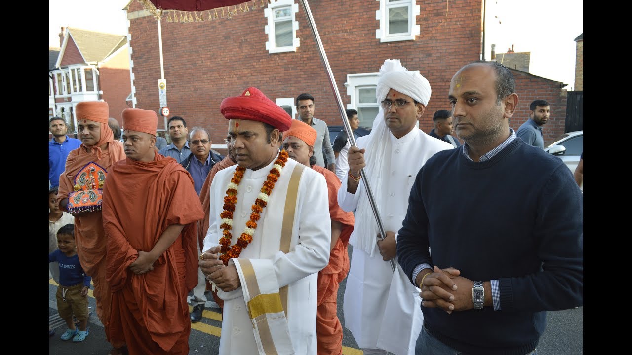 Acharya Maharajshri Rakeshprasadji Maharaj visits Cardiff Temple (2019)