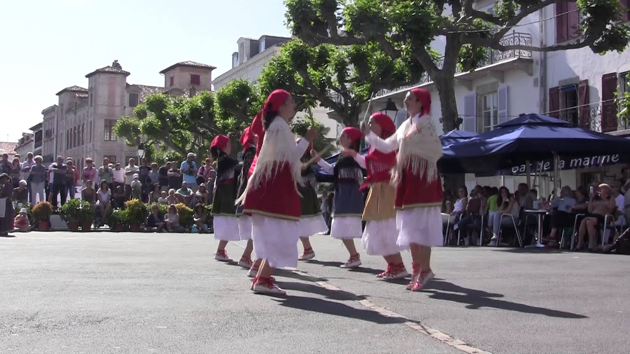 Danse traditionnelle des 7 provinces Basques - Kaskarots du Labourd