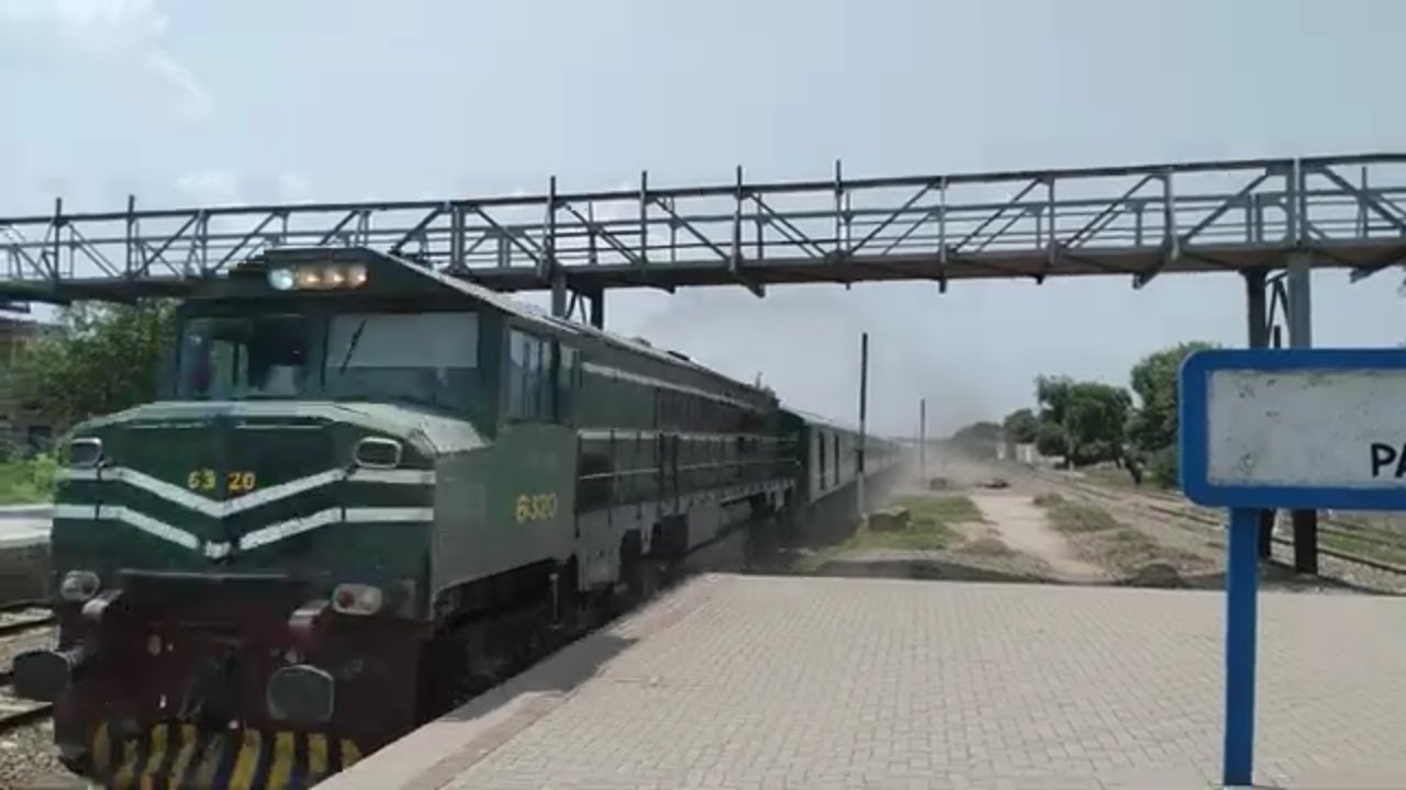 Watch the Green Line Train Blast Off From the Station at Full Speed