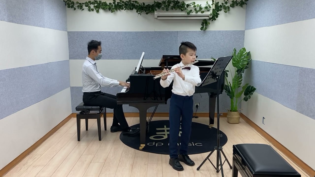 ABRSM Flute (Grade 5:A2 from 2022) Minuet by Cecil Armstrong Gibbs