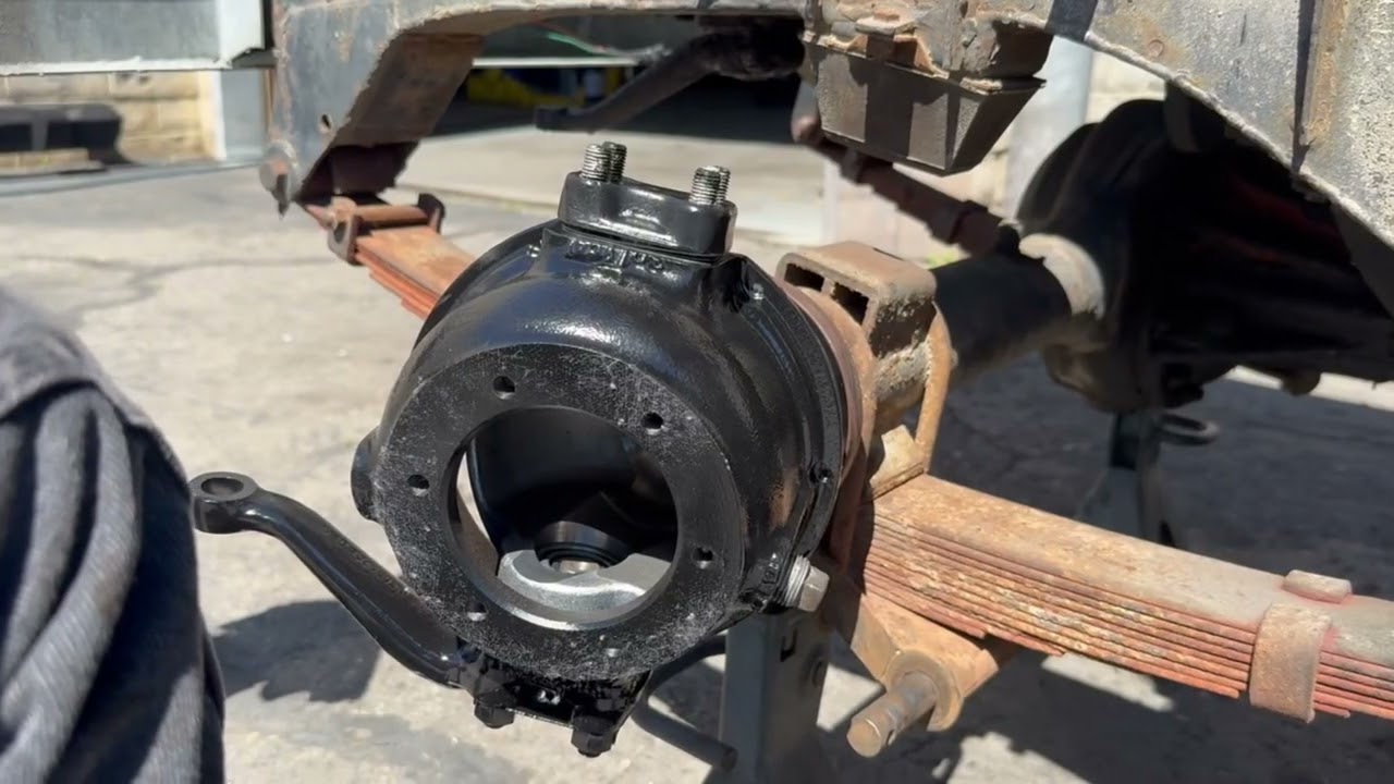 LAND ROVER 109" Swivel Overhaul