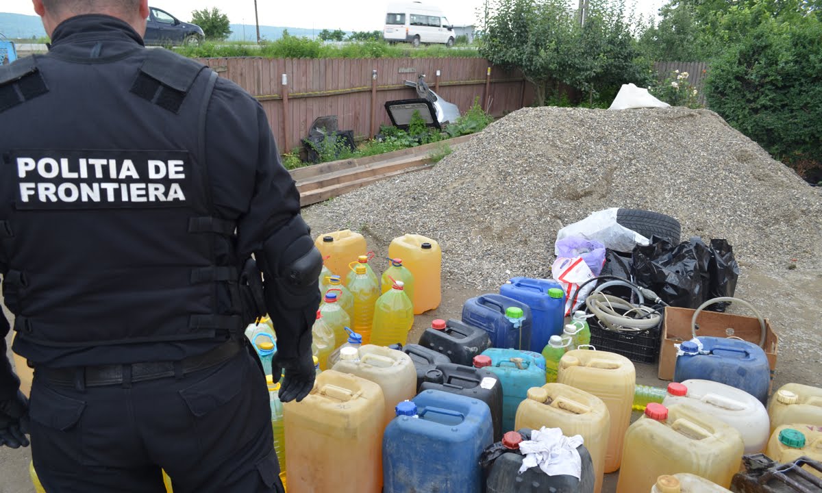 Depozit de bunuri de contrabandă, depistat şi percheziţionat de poliţiştii de frontieră ieşeni