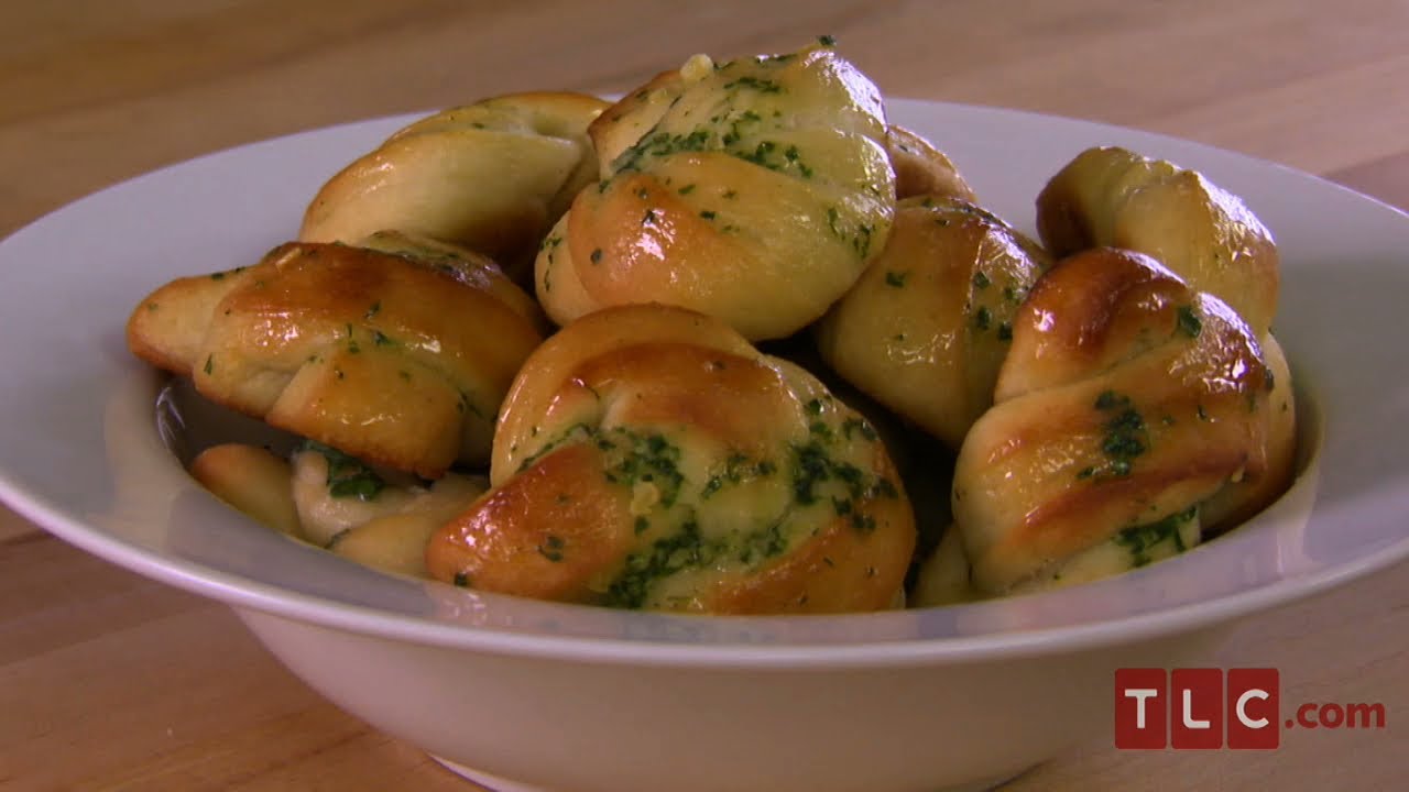 How to Make Garlic Knots I Cake Boss