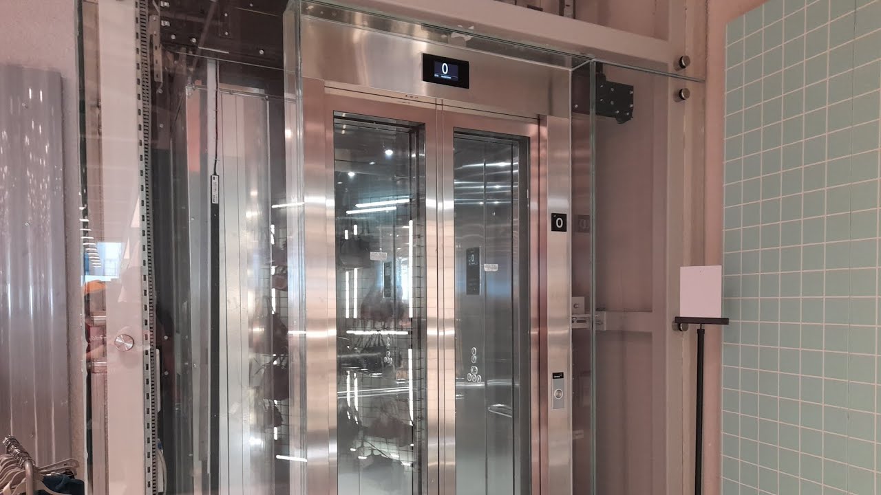Glass! 2023 Orona Lift at Bershka in Birmingham