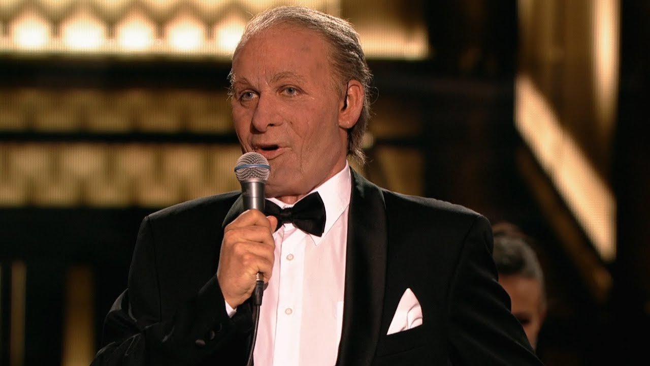 Adam Strycharczuk jako Mieczysław Fogg - Twoja Twarz Brzmi Znajomo