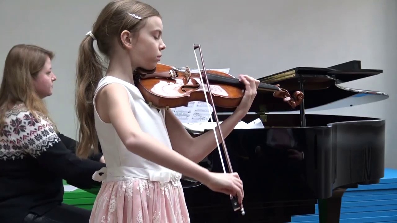 Ilva Eigus (9 years) performs Melodie by Gluck