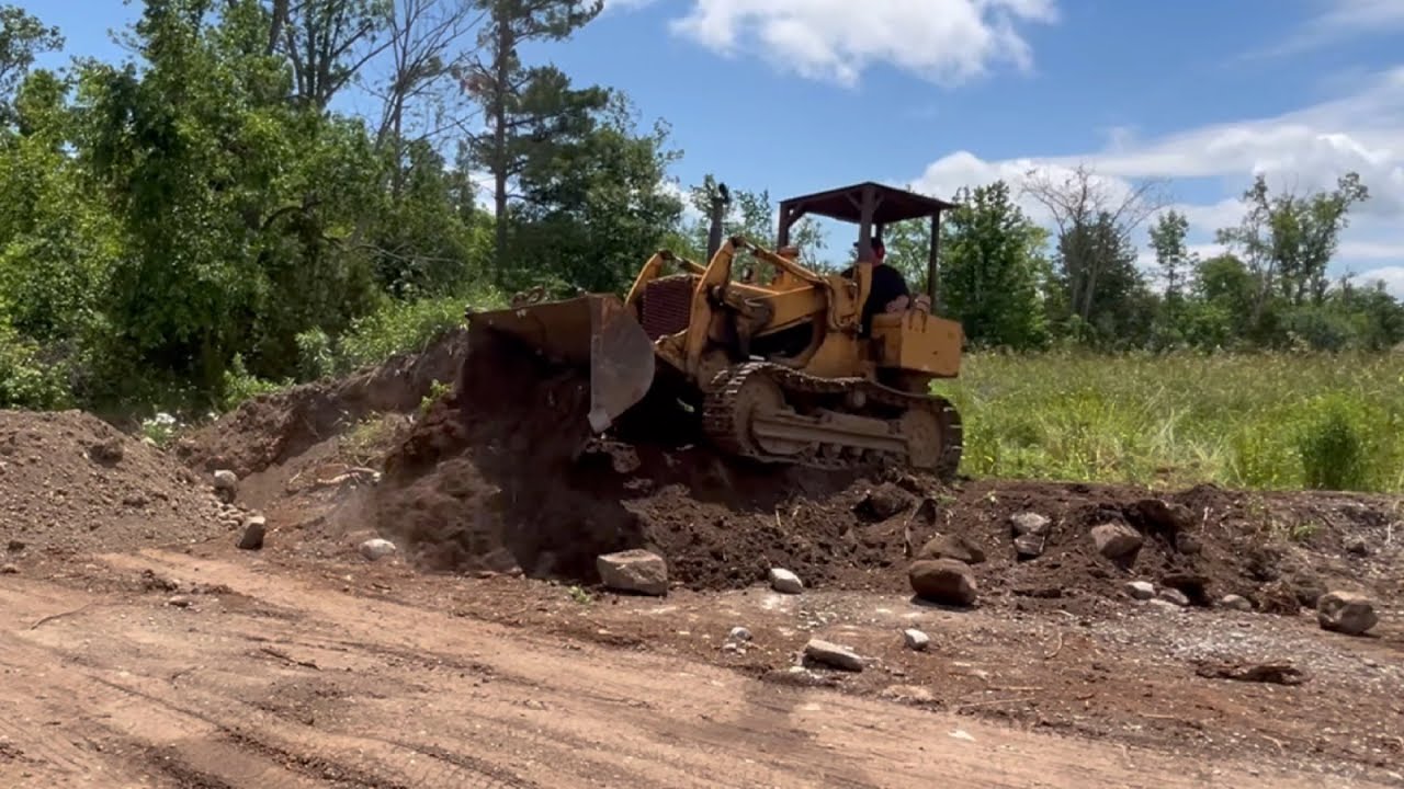 Old crawler making an off road coarse