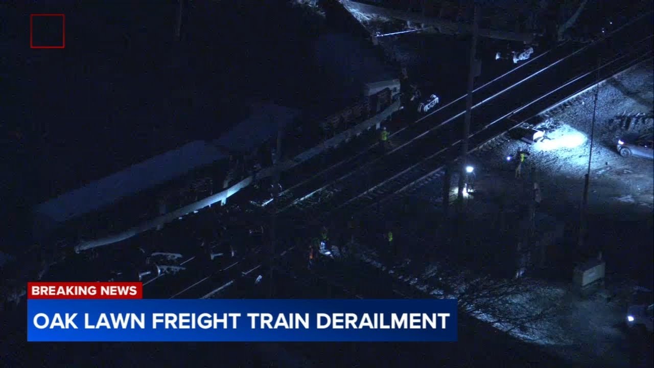 Freight train derailment impacting Metra, roads in Oak Lawn