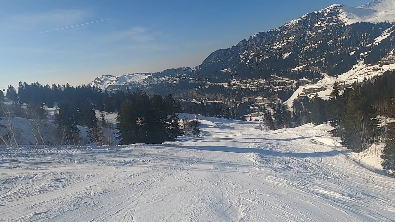 Flaine - GoPro POV skiing down whole of Red Minos in March 2022