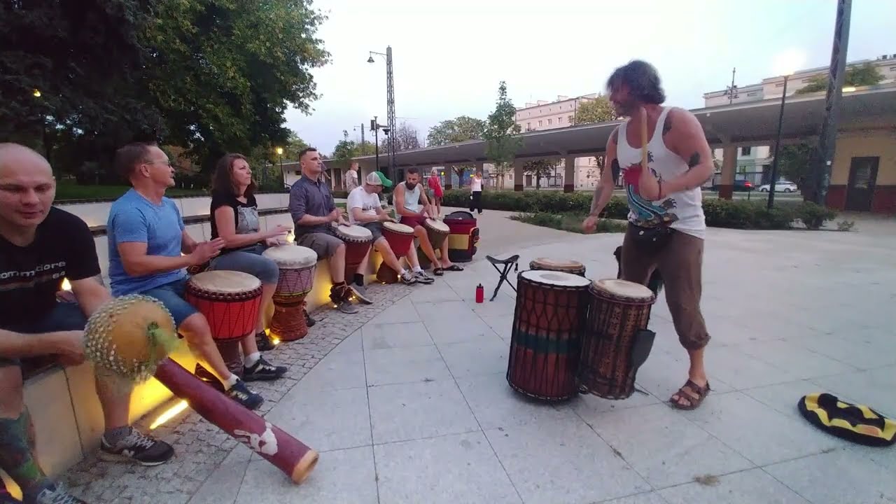 Djembe jam session w parku staromiejskim Łódź