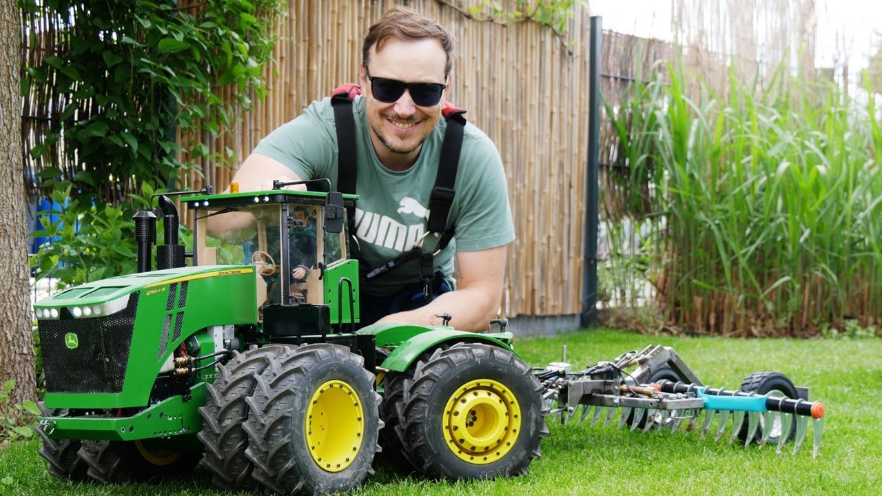 XXL RC tractor 75kg John Deere 9560R  1:8 with aerator rake 💪🚜 RC Traktor John Deere 9560R