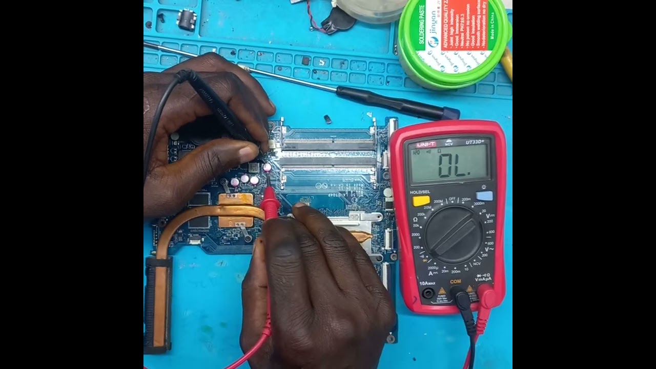 HOW TO TEST FOR SHORT IN LAPTOP MOTHERBOARD CAPACITORS. #SHARE #LIKE  #SUBSCRIBE