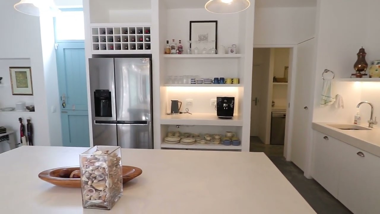 Contemporary West Coast home for sale in Paternoster